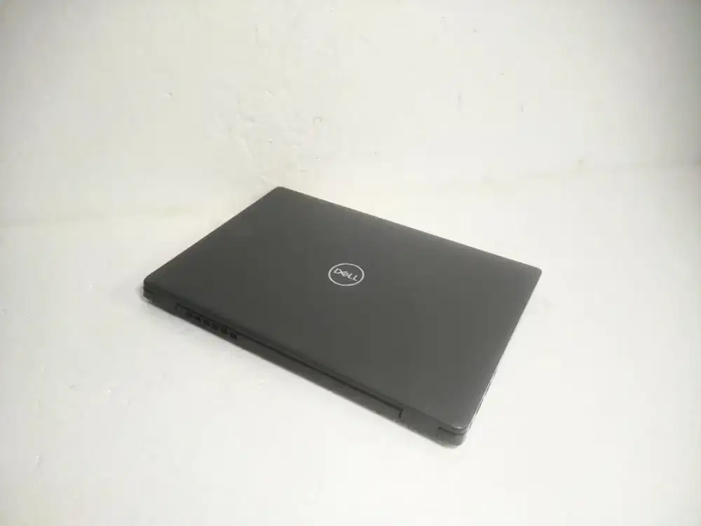 B257 Dell Latitude 3410 core i7-10510U Ram 16GB sss 512GB layar baru