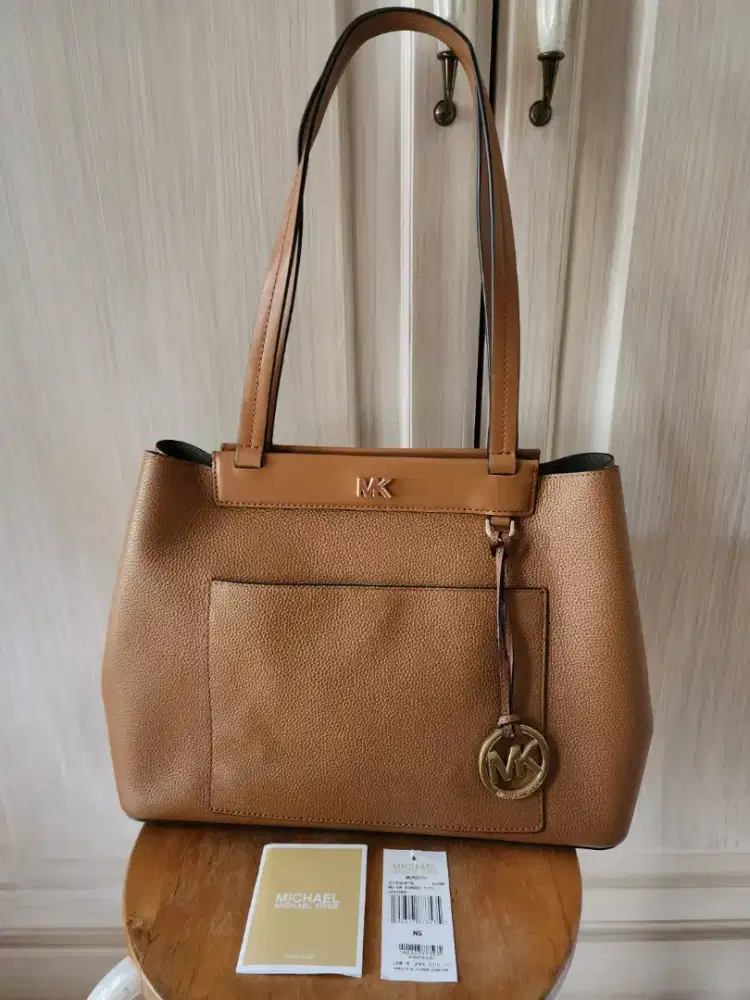 JUAL TAS MICHAEL KORS ORIGINAL


JUAL TAS MICHAEL KORS ORIGINAL