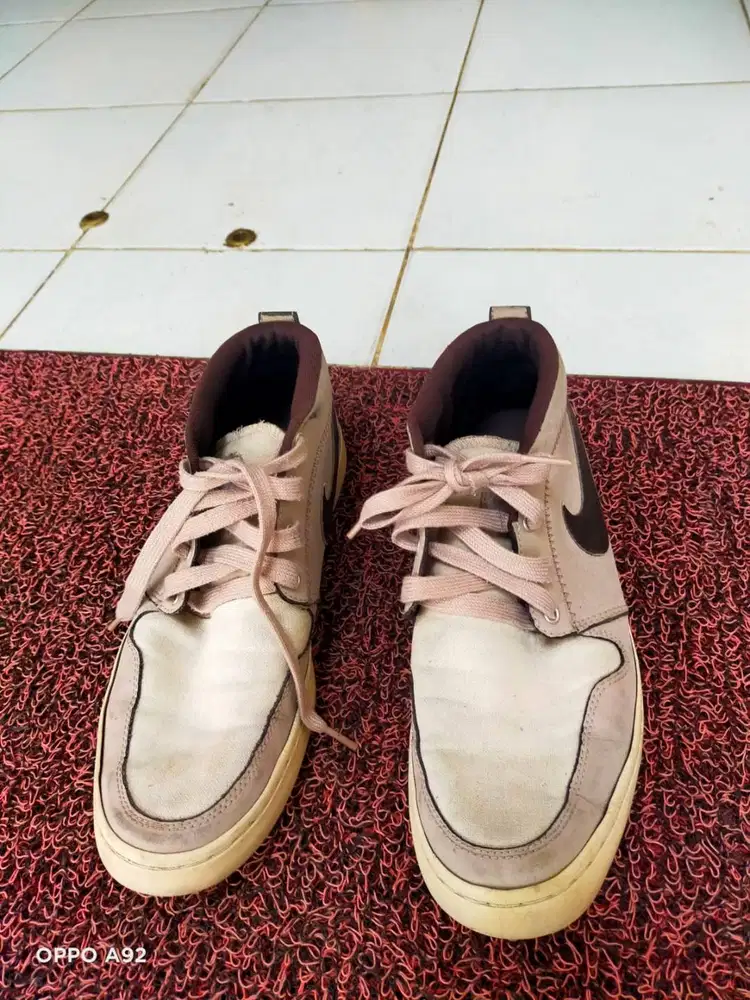 Dijual Cepat Sepatu Nike Ukuran No. 40