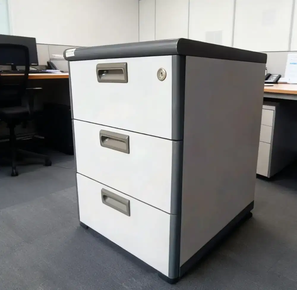 Nakas 3 laci alas roda