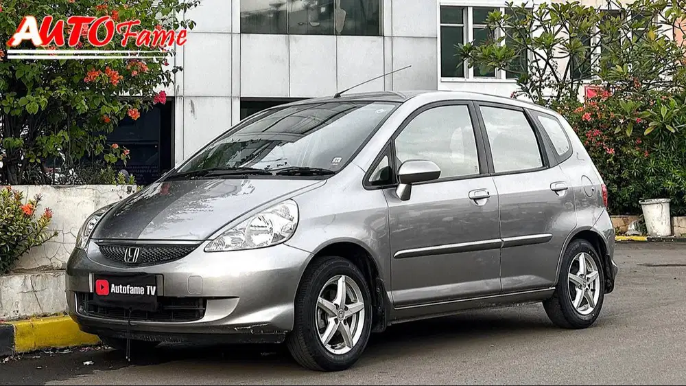 Honda Jazz 1.5 I-DSI MT Facelift NIK 2006 Lunar Silver On Black