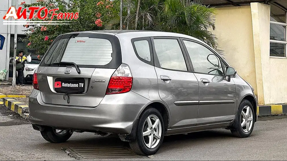 Honda Jazz 1.5 I-DSI MT Facelift NIK 2006 Lunar Silver On Black