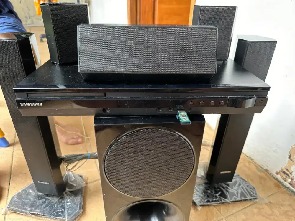 Subwoofer Homethather Audio