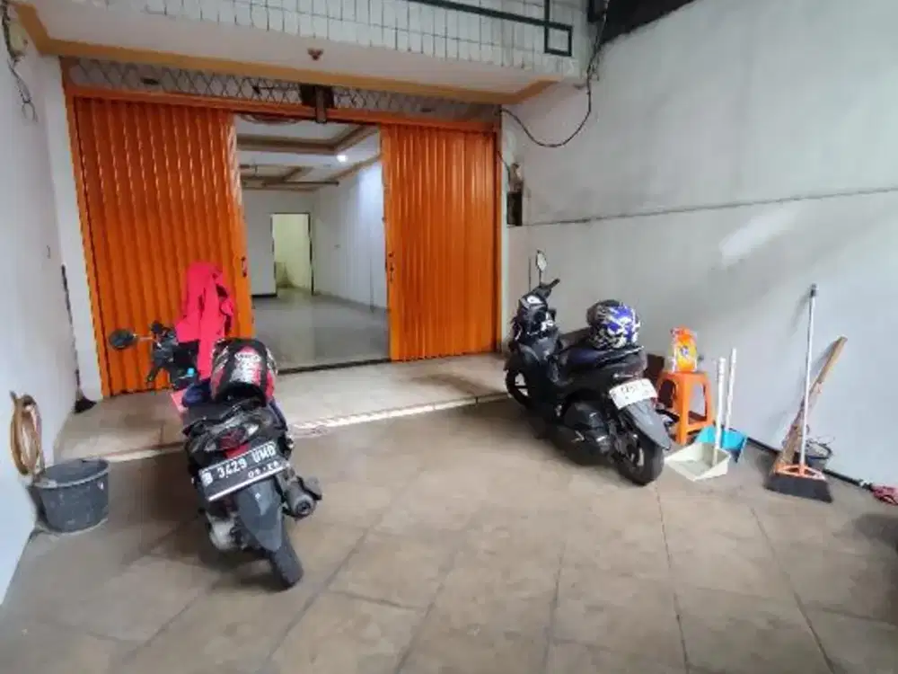 Disewakan Ruko Strategis 3 Lantai Di Jelambar Utama Jakarta Barat