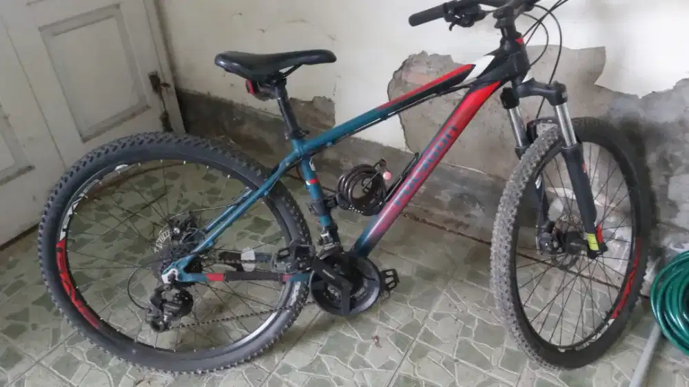 Sepeda polygon Cascade 4