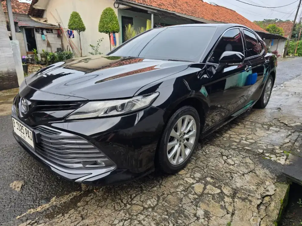 Toyota camry V 2019