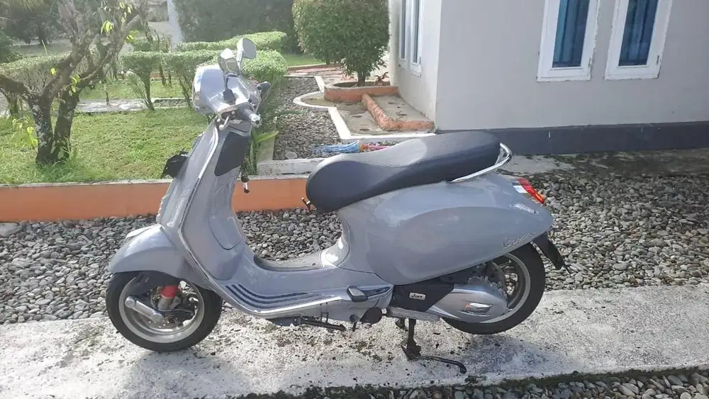 Dijual SEGERA VESPA PRIMAVERA, juli 2025. KM 3000, surat2 lengkap,