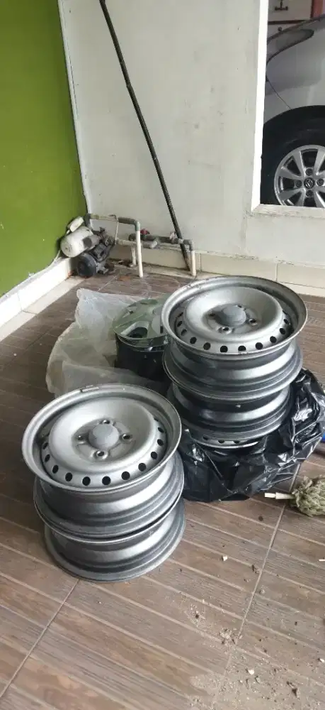 Velg Mobil Xenia