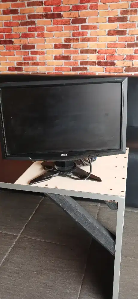Sale monitor lcd komouter merk acer 19 inc bekas
