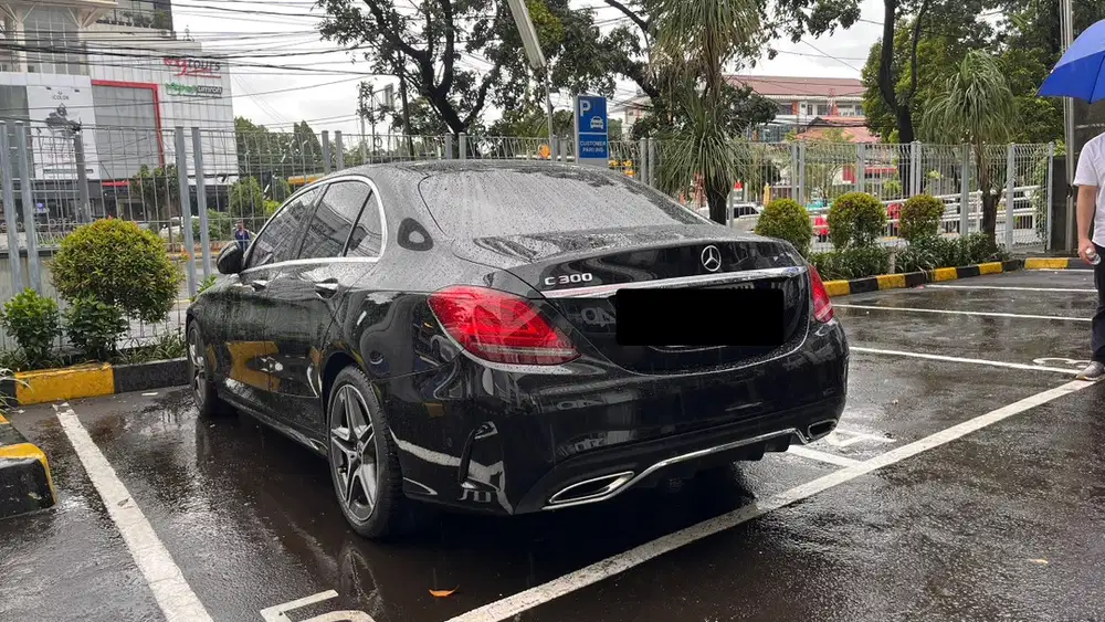 Mercedes-Benz C300 2019 Bensin