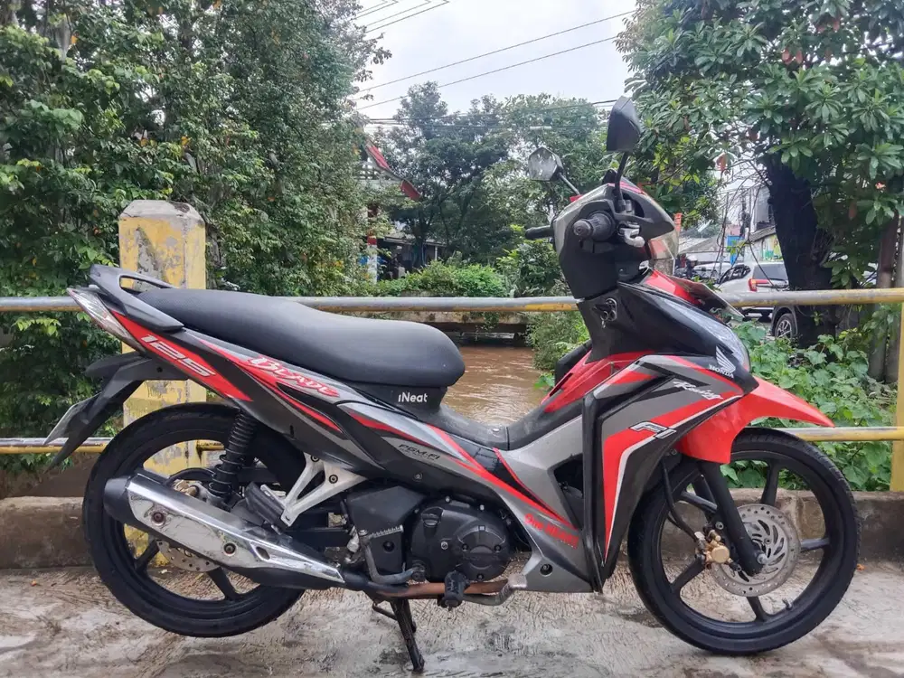 Honda Blade 125 fi th 2014 pajak hidup
