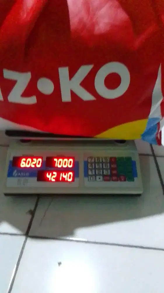 Loker Seterika Uap Laundry