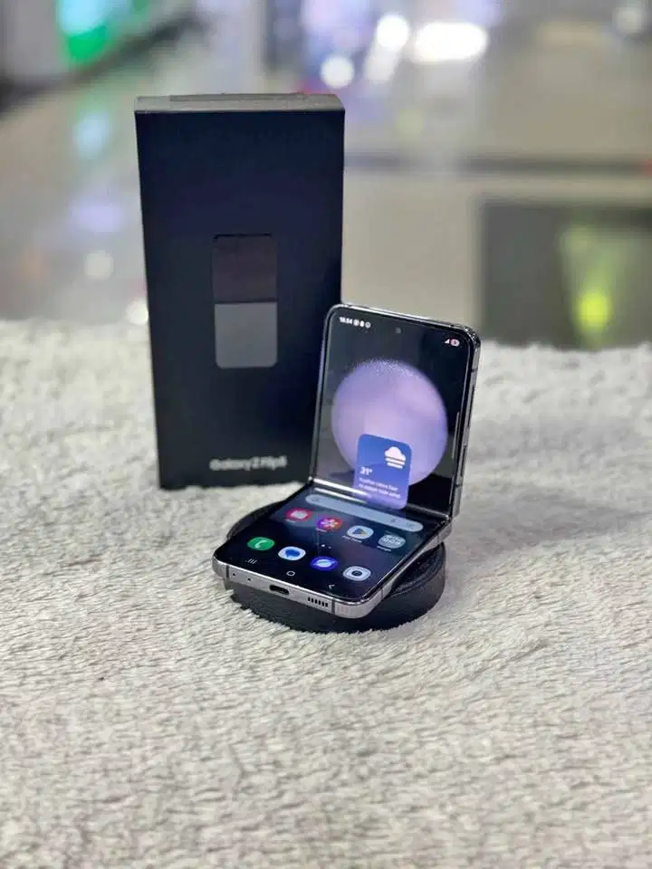 Samsung Z Flip 5 8/512 second sein normal