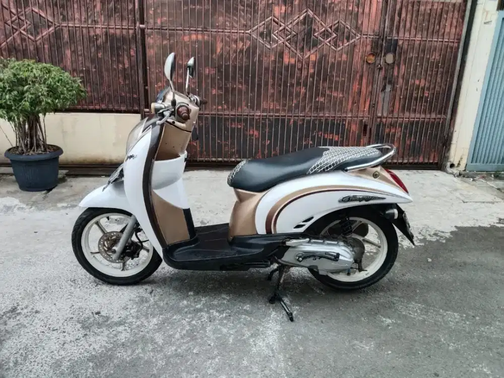 Honda Scoopy tahun 2011 karburator di Tangerang siap pakai