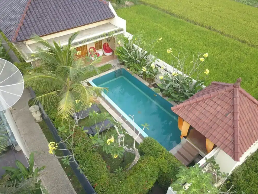 Dijual villa Dengan fiew pemandangan area persawahan & pegunungan 3 kolam renang tiap kolam renang ada gasebo dan taman lokasi sewon bantul yogyakarta