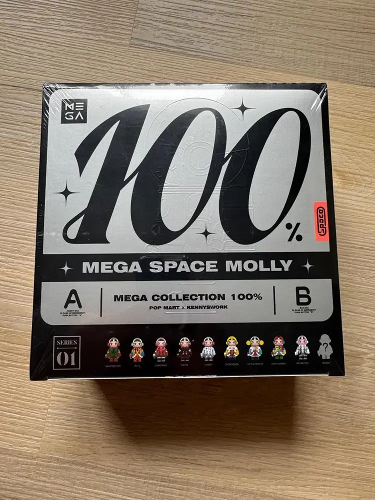 POP MART Mega Collection 100% Space Molly Series 01 Blind Box Original