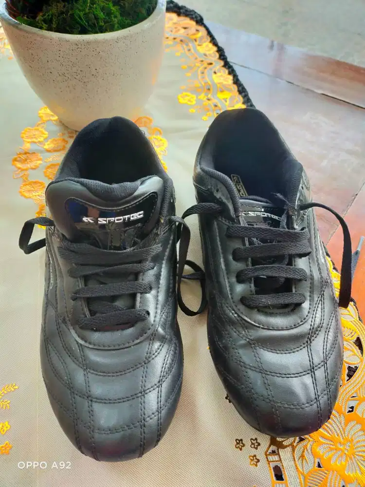 Dijual Cepat Sepatu Spotec Ukuran No. 40