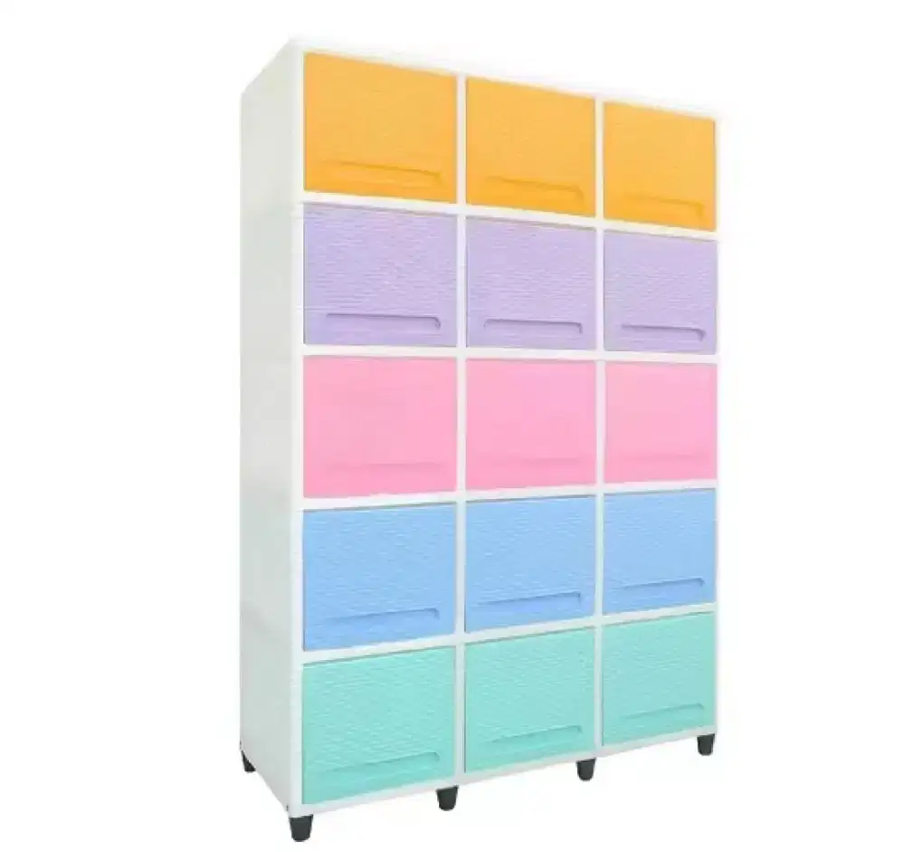 Lemari warna warni masih bagus