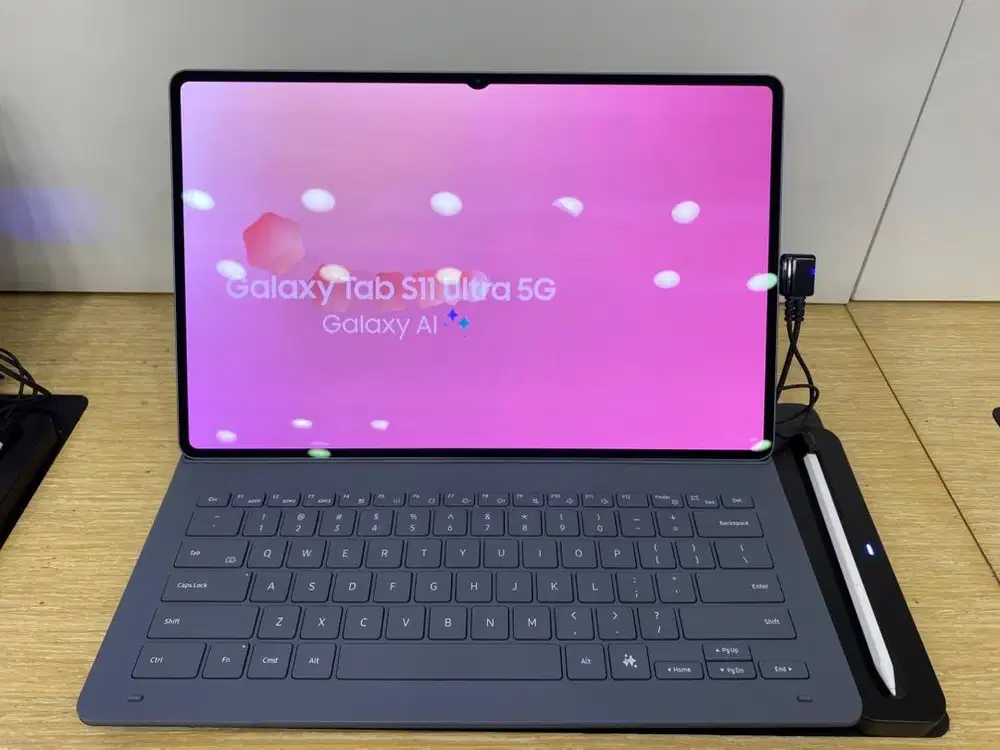 galaxy tab s11 ultra 5G 12/256gb free bookcover keyboard