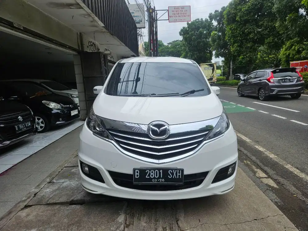 Mazda Biante Skyactive Tahun 2015 Putih AT