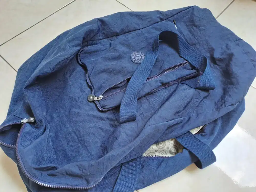 Tas ringan kapasitas besar