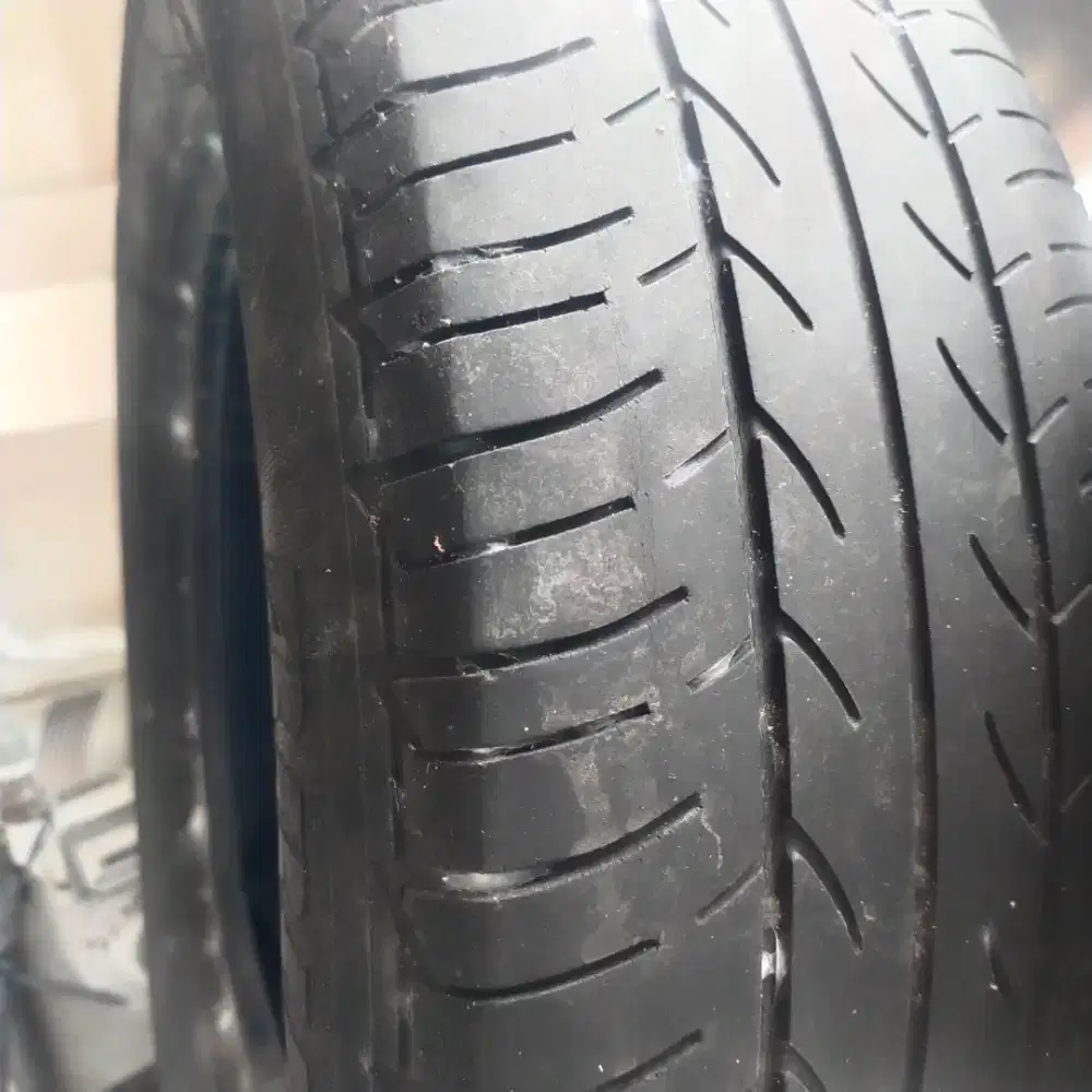 Ban Bridgestone Bekas R14