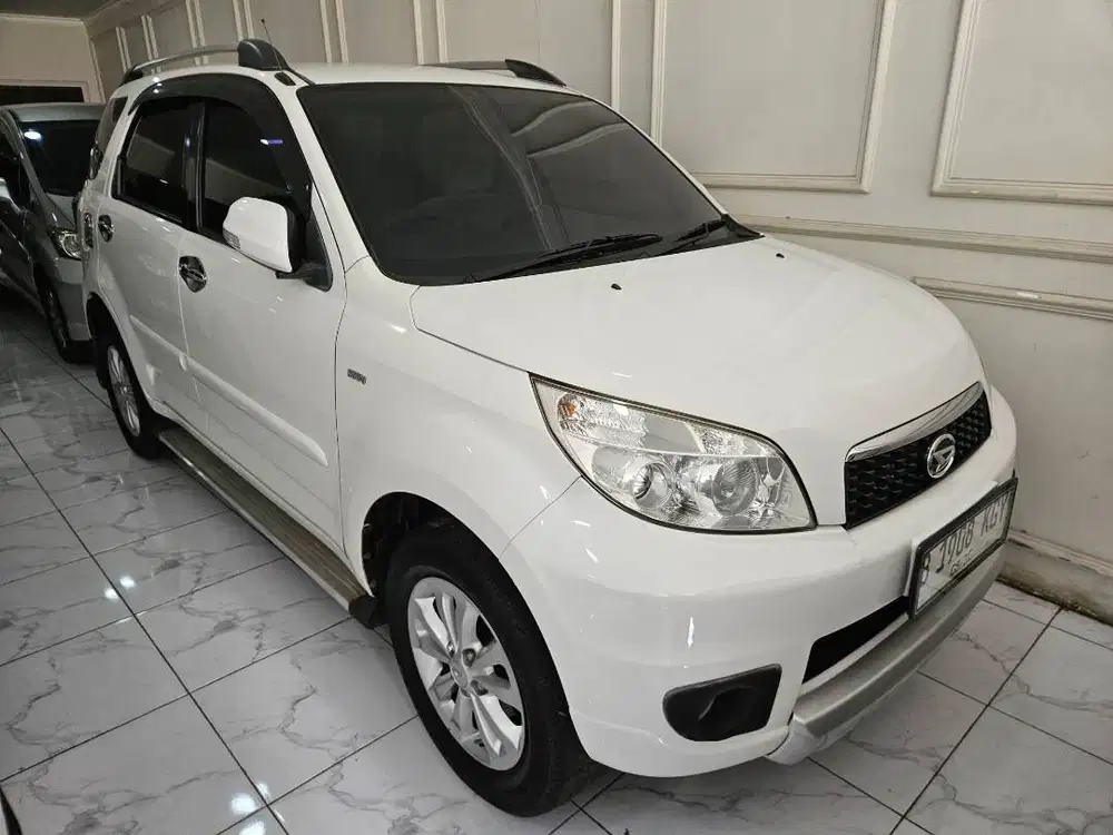 Daihatsu Terios TX Tahun 2012 Putih AT