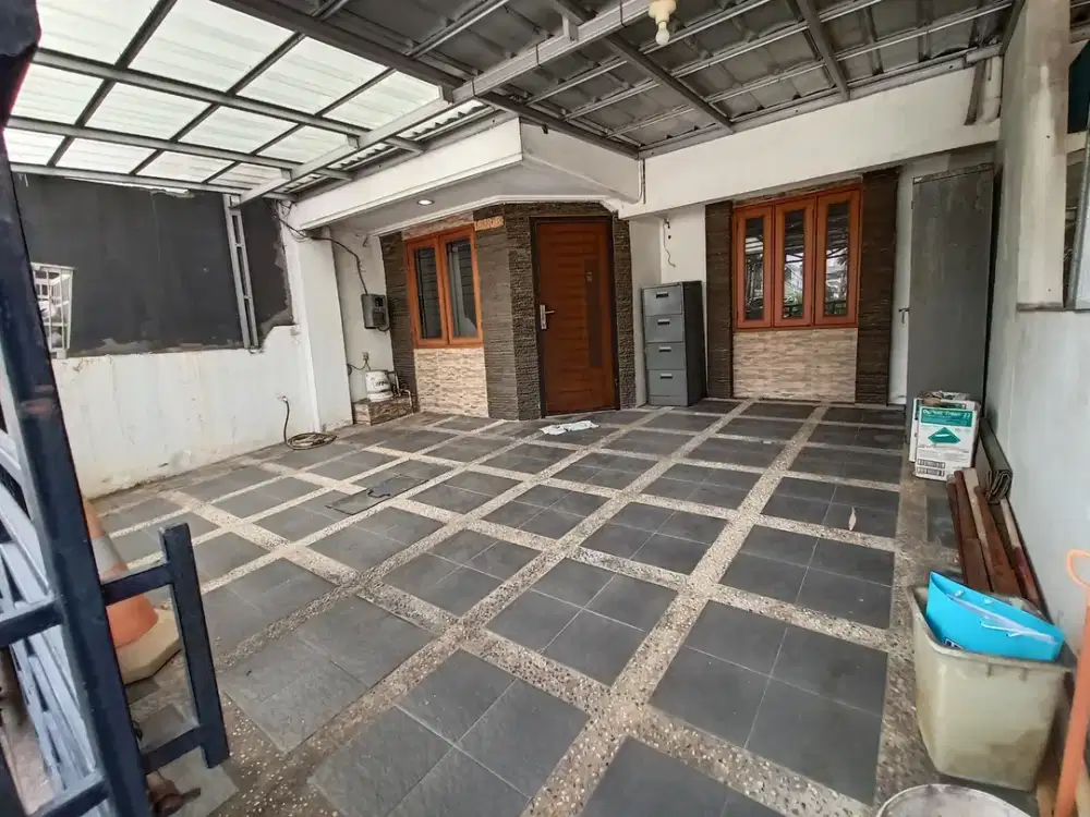 Ton - Dijual Rumah Kelapa Gading 2 Lantai Unfurnish