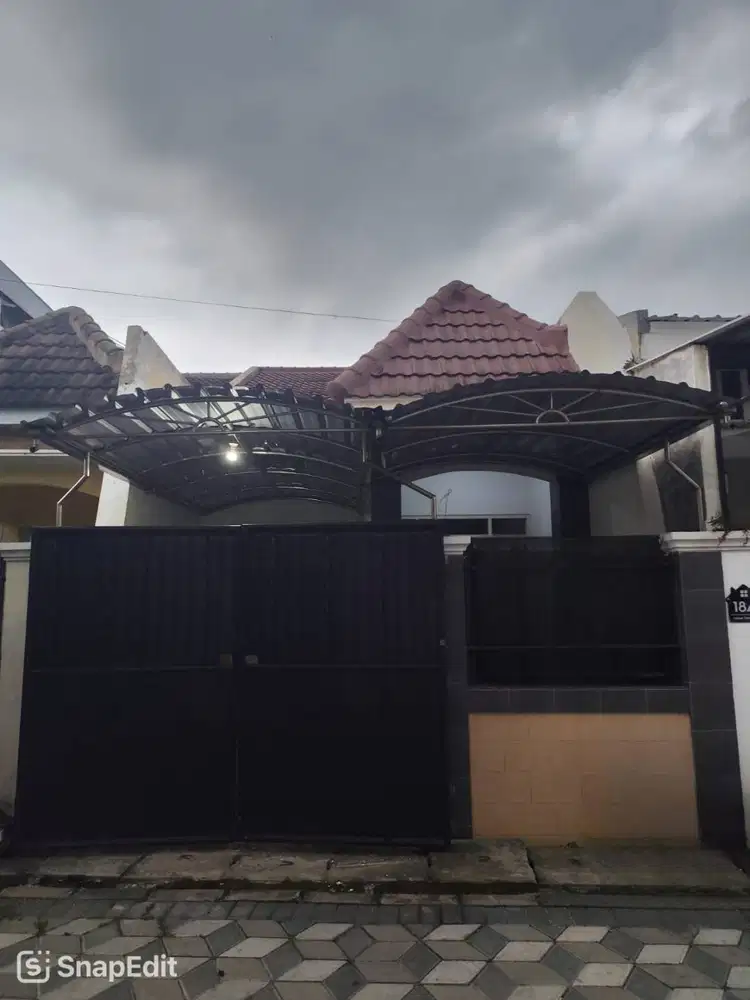 DISEWA RUMAH SIAP HUNI BARU RENOV TERMASUK AC PDAM MIN SEWA 2THN