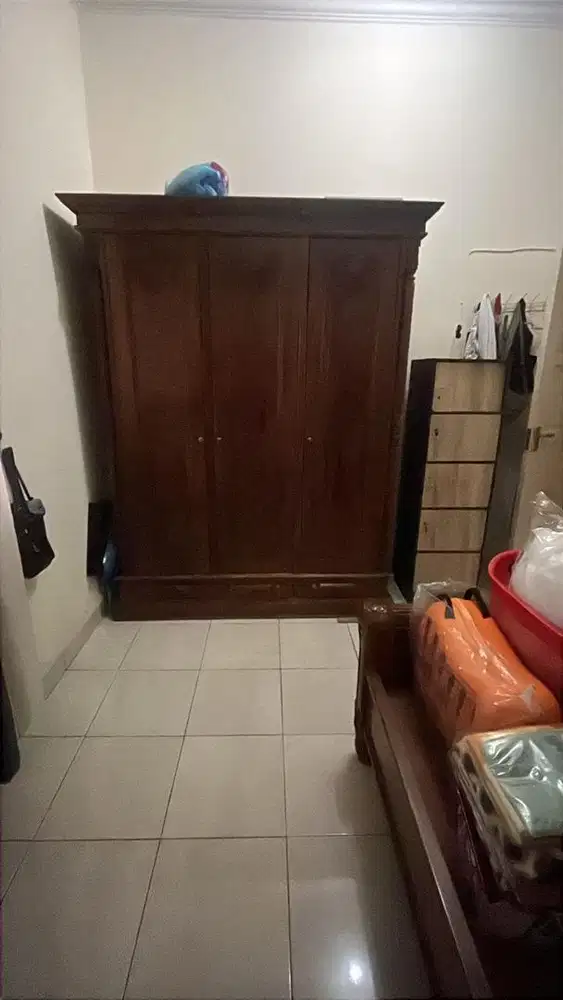 Lemari jati asli bekas