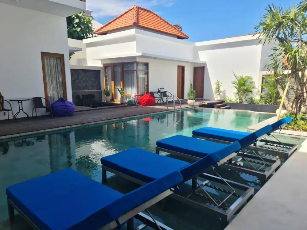 Jual Dan Di Sewakan Villa Baru Full Furnish Lokasi Di Batubelig Seminyak  Kuta Bali. Dekat Ke Pantai