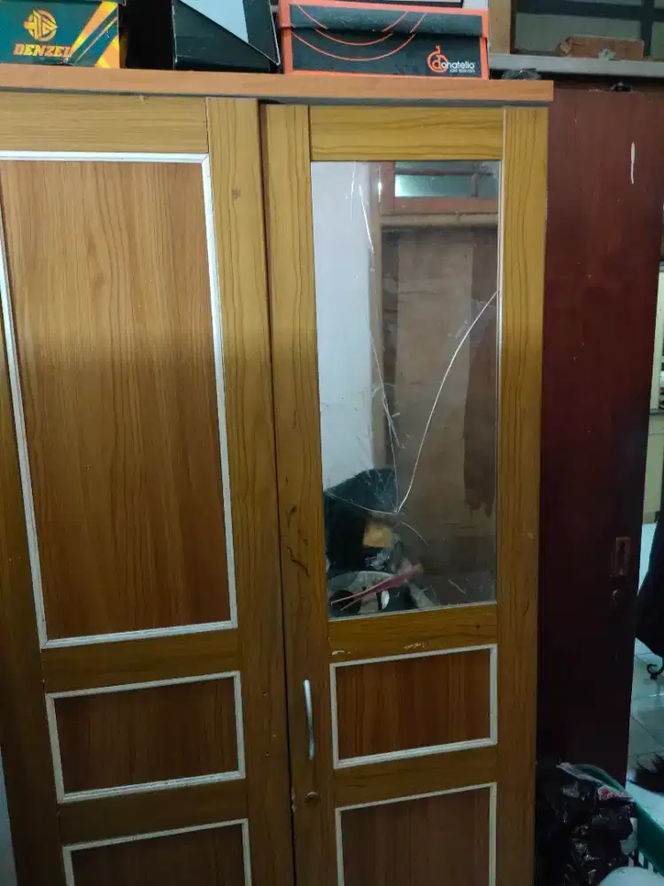 lemari 2 pintu seken