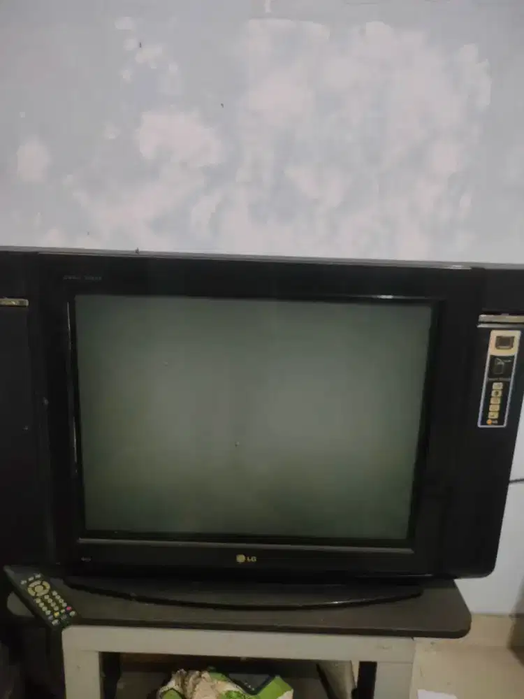 TV Tabung LG 29 inch Kondisi Nyala Apa Adanya Jual Murah