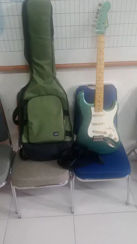 Gitar squierclassic vibe 50s stratocaster matching headrock