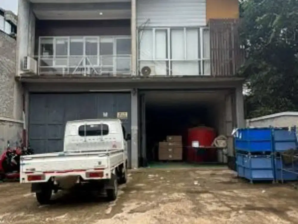 Dijual Gudang Jalan Setu Cisaat, 2,5 Lantai, Luas 500M2, SHM, bisa KPR, Cocok untuk Dijadikan Gudang Logistik, Workshop, Cibening Setu Bekasi