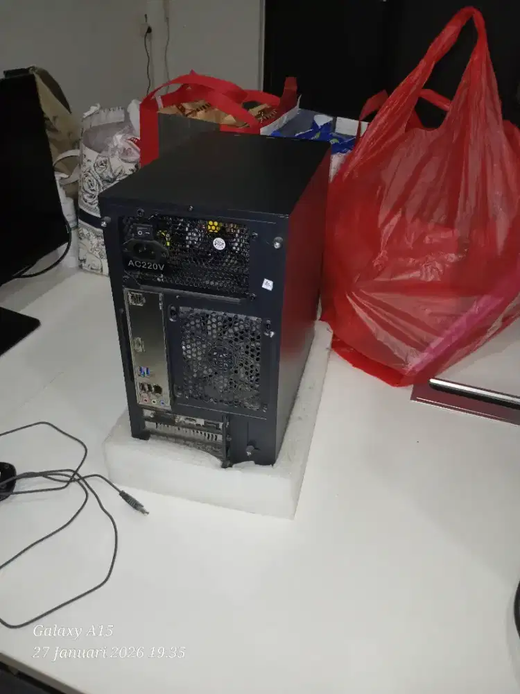 Jual pc sama monitor nya