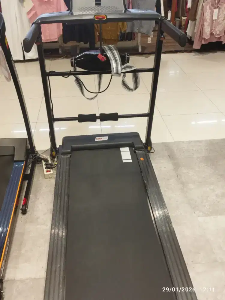 TREADMILL ALAT OLAHRAGA