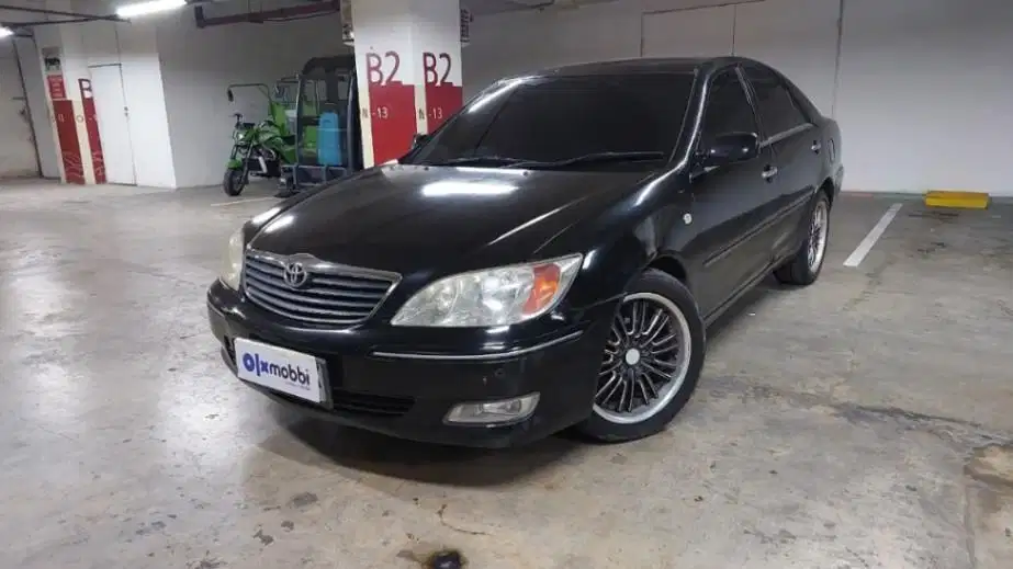 DP Rendah  5JT Toyota Camry 3.0 Bensin-AT 2003 Hitam