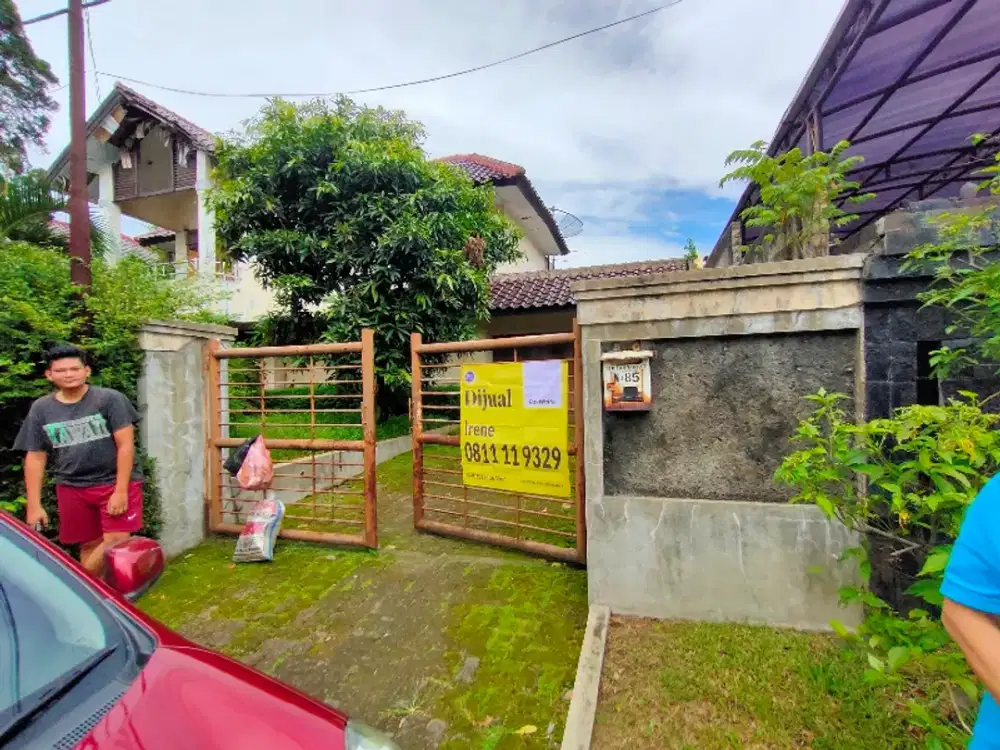 Dijual rumah tua hitung harga tanah di pinggir jalan