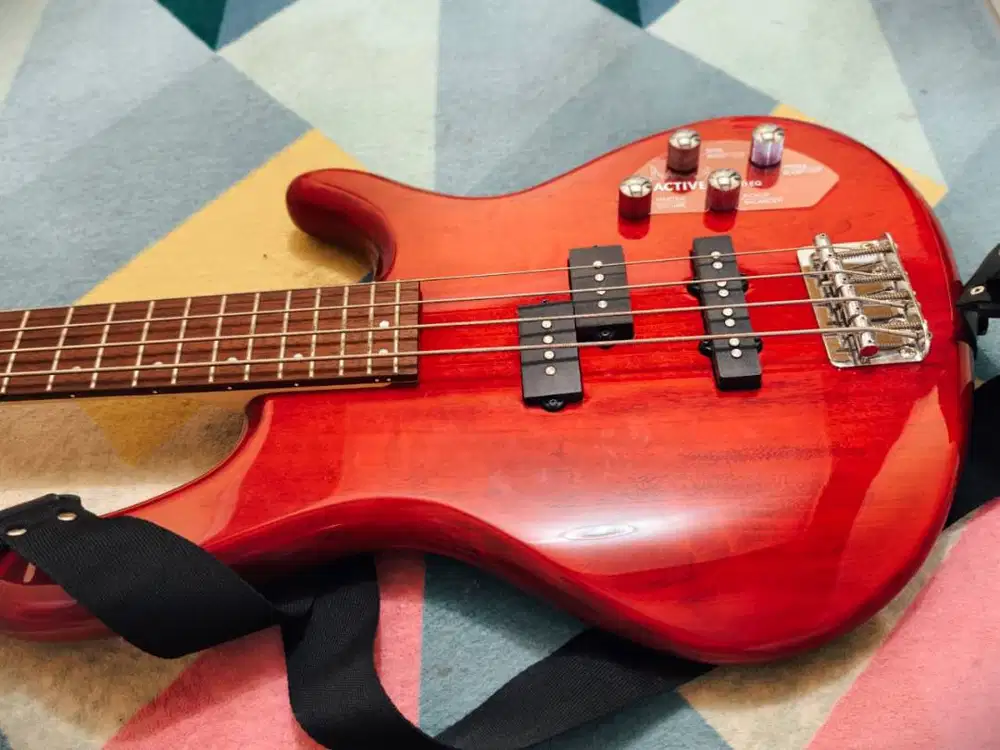BASS CORT ACTION BASS TRANS RED 4 SENAR