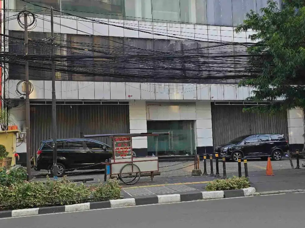 Gedung Melawai Luas Bangunan 1400 m2