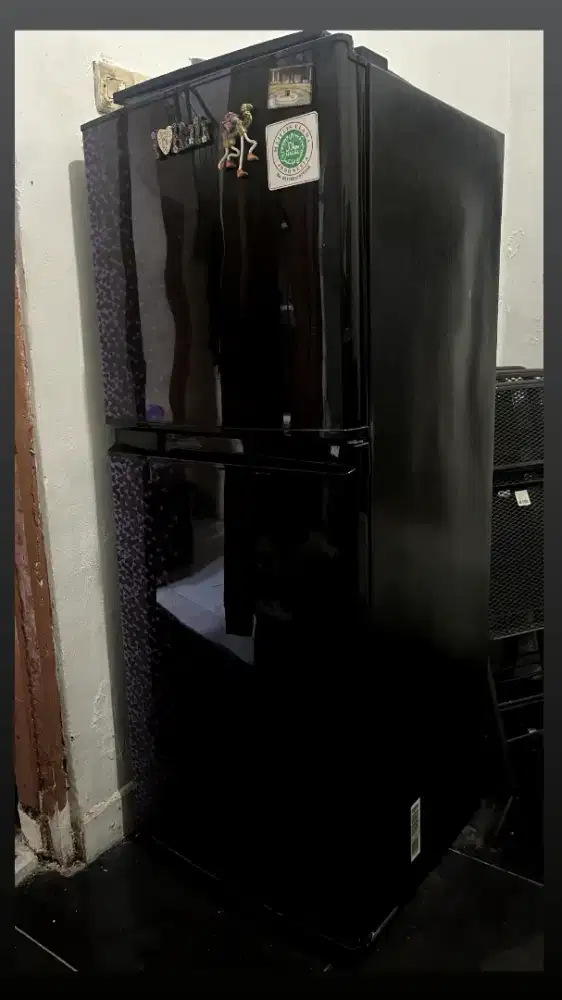Lemari Es/kulkas 2 pintu sharp