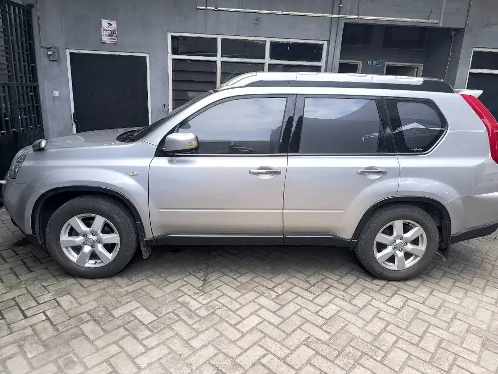 Nissan Xtrail 2011 mulus sekali