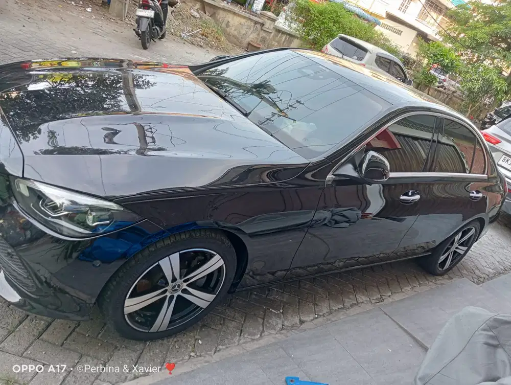 Mercedes-Benz C200 2023 Bensin