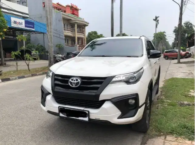 Toyota Fortuner 2.4 VRZ TRD 2020