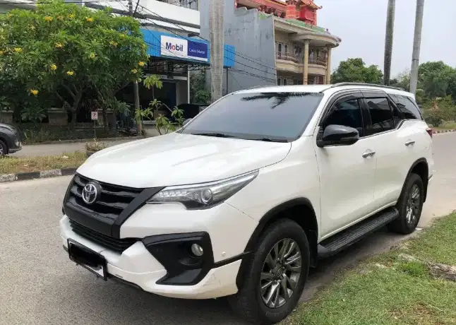 Toyota Fortuner 2.4 VRZ TRD Diesel 2020