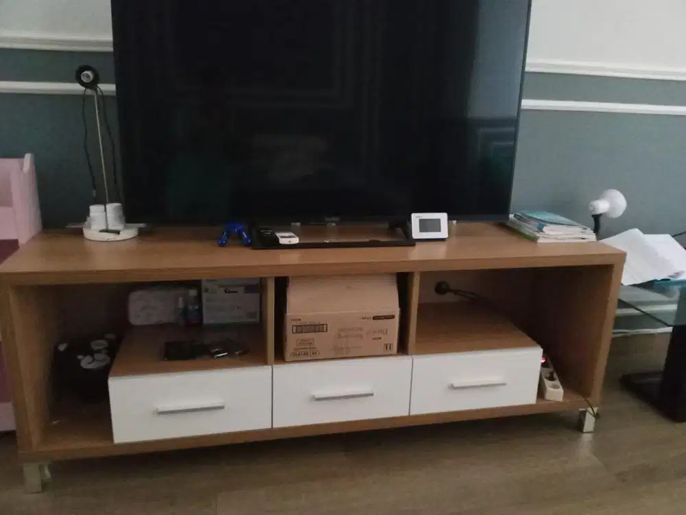 Meja Tv minimalis