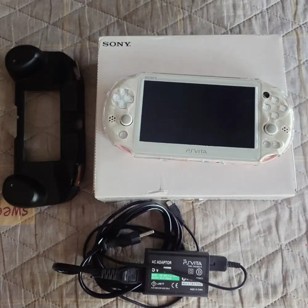 Ps Vita Slim White Pink 128GB FULL GAMES MULUS LIKE NEW