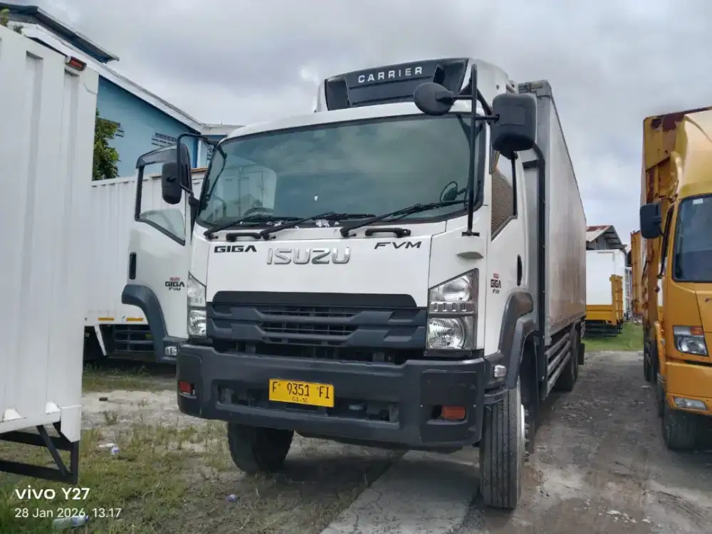 MULUS+banbaru MURAH isuzu giga tronton 6x2 FVM Box freezer 2024 bok