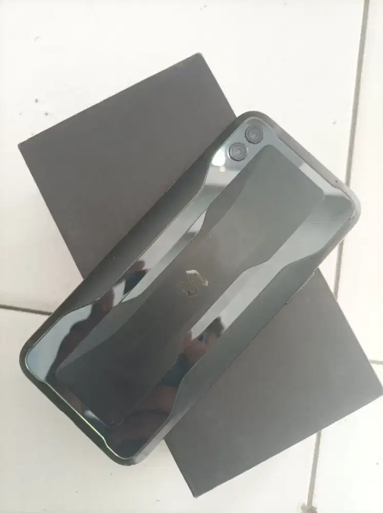 Black shark 2 8/128gb fullset bebas kartu yg faham ajah
